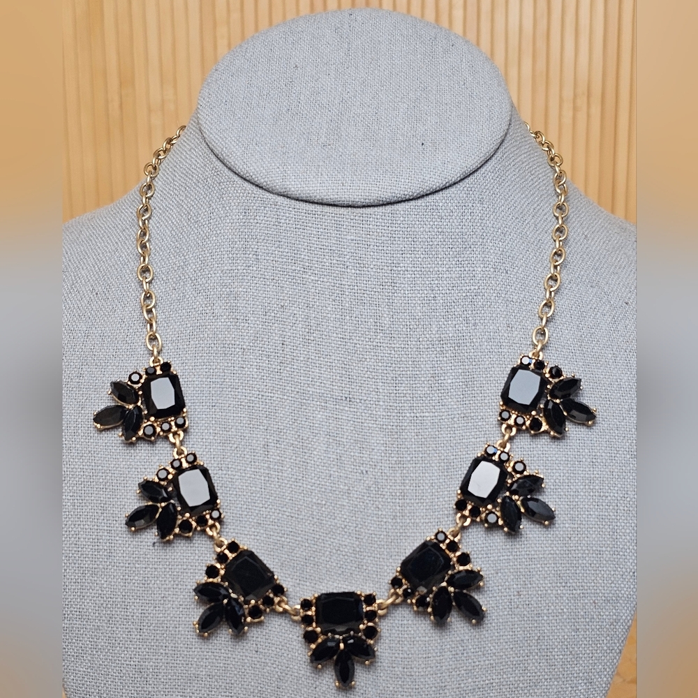 [J. CREW] Crystal Accent Necklace Black Glass Stones & Gold Toned Chain